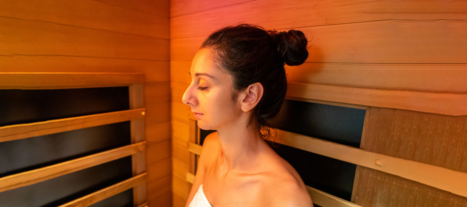 far infrared sauna benefits for a good new year cleanout!